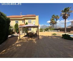 CHALET PAREADO EN BENIDORM