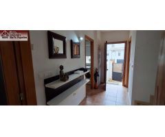 Oportunidad única: Adosado en Polop con terraza y piscina comunitaria