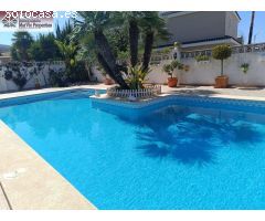 Exclusivo Chalet en Rincón de Loix: Comodidad, Elegancia y Seguridad