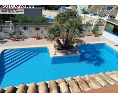 Exclusivo Chalet en Rincón de Loix: Comodidad, Elegancia y Seguridad
