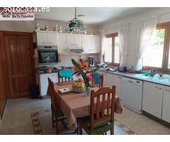 Exclusivo Chalet en Rincón de Loix: Comodidad, Elegancia y Seguridad