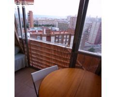 ¡Estudio Reformado en Benidorm con Vistas Espectaculares al Mar y la Ciudad!