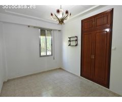 Chalet con piscina en Macastre