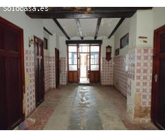 Amplia casa de pueblo