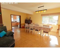 Chalet con piscina en Alborache