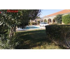 Precioso chalet de 1 planta con Piscina y calidades inmejorables 2500mT2