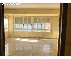 Piso reformado de 4 habitaciones en el centro de Burriana