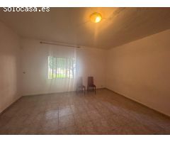 ¡Oportunidad Única! Encantadora Casita para Reformar en una Zona Tranquila con Jardín Privado