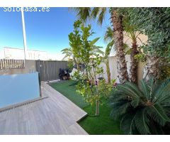 VILLA OBRA NUEVA! 3 DORMITORIOS. 3 BAÑOS. PARCELA 200 M2. PISCINA PROPIA. SOLARIUM. GARAJE.