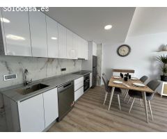 REFORMADO APARTAMENTO CON GARAJE+PISCINA EN PLANTA BAJA CON PARCELA DE 80 M2.