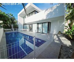 VILLA DE LUJO EN CIUDAD QUESADA! 3 DORM 3 BAÑOS! 400 M2 DE PARCELA, PISCINA PRIVADA