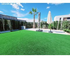 VILLA DE LUJO CON 3 DORM. 2 BAÑOS, PISCINA! AL LADO DE CAMPO DE GOLF LA FINCA!