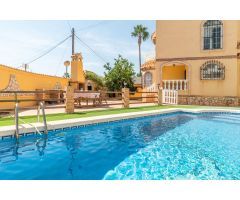 Villa en Venta en Orihuela Costa, Alicante