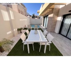 Chalet en Venta en Los Montesinos, Alicante