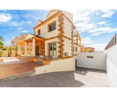 Villa en Venta en Torrevieja, Alicante