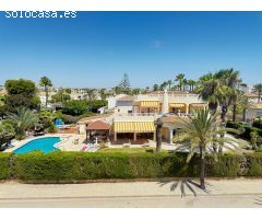 Villa en Venta en Cabo Roig, Alicante