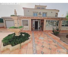 CHALET DE 320 M2. CON 800M2 DE PARCELA. PISCINA PROPIA