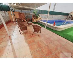 CHALET DE 320 M2. CON 800M2 DE PARCELA. PISCINA PROPIA