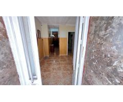 BAJO DE 100M2 EN CENTRO DE TORREVIEJA