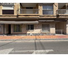 SE VENDE DOS APARTAMENTOS PLANTA BAJA EN UNO! CON TOTAL 185 M2. 6 DORM. 2 BAÑOS.