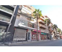 LOCAL EN EL CENTRO DE TORREVIEJA A 200 METROS DE LA PLAYA