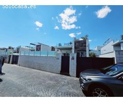 CHALET DE LUJO CON TRES PLANTAS Y PISCINA PROPIA