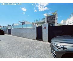 CHALET DE LUJO CON TRES PLANTAS Y PISCINA PROPIA