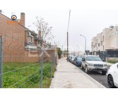 Terreno en venta en calle del Tornado