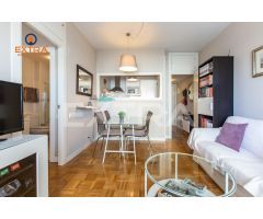 PISO EN CALLE ORENSE CON UN DORMITORIO Y PLAZA DE GARAJE EXCELENTES VISTAS