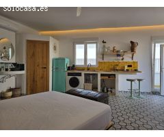 Casa en venta junto al mar de estilo ibicenco