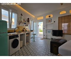 Casa en venta junto al mar de estilo ibicenco