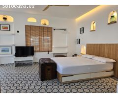 Casa en venta junto al mar de estilo ibicenco