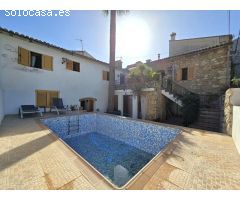 Casa rural con piscina y vistas impresionantes a la montaña