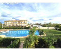 Bonito ático dúplex con parking y piscina cerca de playa y camping