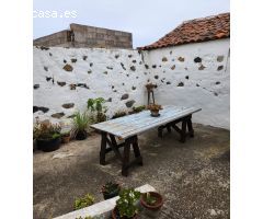 Encanto Rural en La Guancha: Casa Rústica con Amplia Huerta y Vistas Inigualables