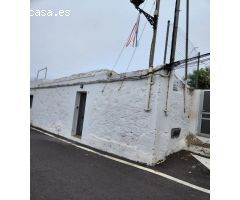 Encanto Rural en La Guancha: Casa Rústica con Amplia Huerta y Vistas Inigualables