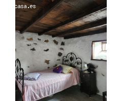 Encanto Rural en La Guancha: Casa Rústica con Amplia Huerta y Vistas Inigualables