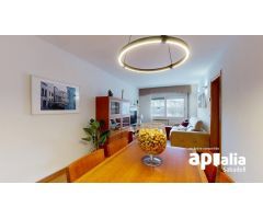 Piso con Piscina Comunitaria en Venta en Casco Antiguo Barberà del Vallés