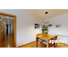Piso con Piscina Comunitaria en Venta en Casco Antiguo Barberà del Vallés