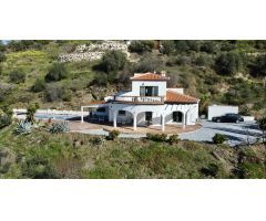 Chalet en Venta en Las Arenas, Málaga