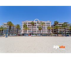 BAJOS CON JARDIN EN PASEO MIRAMAR PRIMERA LINEA.