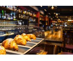 LOCAL COMERCIAL EN TRASPASO  EN SALOU CENTRO EN PLENO FUNCIONAMIENTO