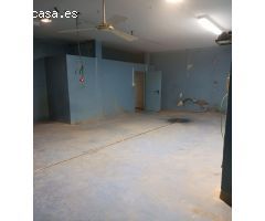 Local en venta con sótano junto Juzgados de Badalona