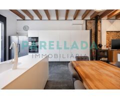 Preciosa casa en venta de diseño en el puro centro de Badalona.