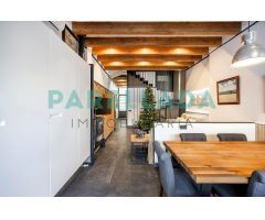 Preciosa casa en venta de diseño en el puro centro de Badalona.