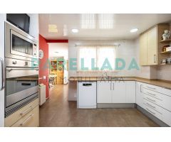 Espectacular piso de grandes dimensiones en el puro centro de Badalona