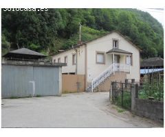 VIVIENDA UNIFAMILIAR CON GARAJE, HUERTO Y HORREO