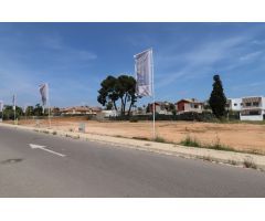 RESIDENCIAL HESWALL B[amp;]S  -   4 VIVIENDAS ADOSADAS Y 4 PAREADAS EN LA ZONA DEL BOVALAR DE ROCAFO
