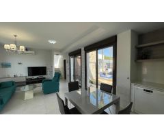 Chalet independiente en Lomas de Cabo Roig con 3 dormitorios