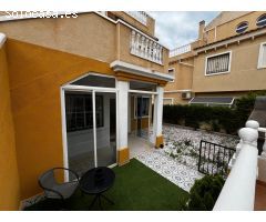 Bungalow planta baja totalmente reformado con 2 dormitorios en Torrevieja,Aguas Nuevas